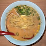 らーめん 哲心 - ストレート中太麺