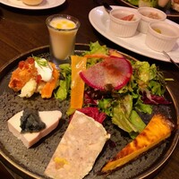 フレンチ ビストロ lemidi 桜木町 みなとみらい - 冷製スープ、柿のスープですって。初めての味。