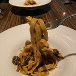 エビスエスクラッシコ - イノシシのミートソースパスタ。美味し。