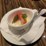 エビスエスクラッシコ - アミューズのモッツァレラとトマト。美味し。