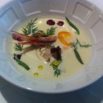 イザイ - 春キャベツのスープ　タイラギ貝と白バイ貝