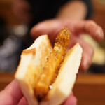 瞬 - 松茸の1番好きな食べ方！イカリソースをくぐらせ、バターたっぷりのパンでサンドする。