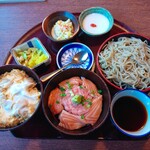 Icchou - ミニサーモンネギトロ丼とミニ親子丼 小そばセット (1,265円・税込)
