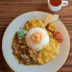 メメントモリ - 2022年11月17日。正式オープン日のチキンカレープレート。