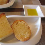 レストラン makiya - 黒ゴマ塩・オリーブオイル