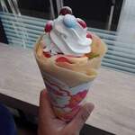 ディッパーダン 姫路フェスタ店 - クリスマスツリークレープ。しかも、300円でいただいて、ラッキー(^o^)/