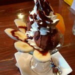 雪詩慕雲 - チョコレートパフェ。