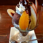 雪詩慕雲 - チョコレートパフェ。