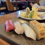 くつかけダイニング - くつかけの　そば善　　　2600円
（手打ちそば、寿司3巻、天ぷら盛り合わせ、小鉢）