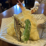 くつかけダイニング - くつかけの　そば善　　　2600円
（手打ちそば、寿司3巻、天ぷら盛り合わせ、小鉢）