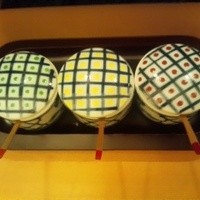 日本料理 芝桜 - 塩も3種類。右から自然塩、カレー塩、抹茶塩