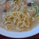 中華料理 家宴 - 野菜タンメンの麺