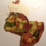 カイノヤ - 自家栽培そら豆とスナップエンドウのフリッタータとペコリーノ　チンタセネーゼパンチェッタのソース