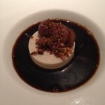 カイノヤ - マスカルポーネのセミフレッドと栗の渋皮煮のアッフォガート