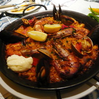 Bar Espanol LA BODEGA 大阪店 - 魚介のパエリア