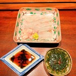 Ishi Kawa - 皮剥の肝添えです。左が煮切り醤油。右が姫ネギのポン酢
