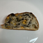 ラトリエ ドゥ プレジール - これは磯の香りのパン。