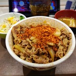 すき家 - にんにくファイヤー牛丼特盛つゆだくサラダセット1010円