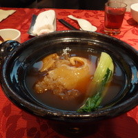 中国料理 吉珍樓 ルーセントタワー店 - 姿ふかひれの土鍋煮込み（熱々です）