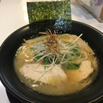 鶏冠 - 鶏白湯醤油ラーメン