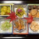 よし町 - 菊花酢浸し 霞浦產天然川海老唐揚 菊芋煎餅 炒り銀杏 揚げむかご 燒雲子 白菜葱和え
      
      菊の味付けマジ美味しかった！