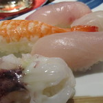 囲炉裏 温石 - お寿司です