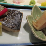 囲炉裏 温石 - 鯖と筍の煮ものです