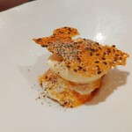 ラ・プリマ・ヴォルタ  - すりたての胡麻香るアイス・豆乳のクリームに焦がし醤油キャラメル味のソース！和のテイストで落ちつく味ですよ〜