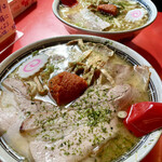 赤湯ラーメン 龍上海 - からみそチャーシューメン 大盛 と赤湯からみそラーメン