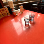 赤湯ラーメン 龍上海 - テーブル席