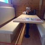 久兵衛屋 - 小上がり席から、テーブル席にリニューアル