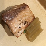 炭火割烹 庵 - ブリの塩焼き