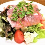Costa - 生ハムとモッツァレラのサラダ