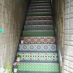 階段がアラブ模様