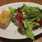 トラットリア モリタ - サラダとパン