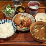 あさり食堂 - 煮込みハンバーグと手作りコロッケ定食¥1000-