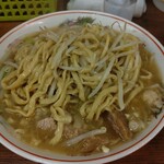 ラーメン二郎 - 量もそこそこあります
