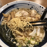 直久 - ②肉玉雲呑麺：醤油