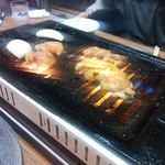 大門 - ホルモンばかり並べると・・・こうなります。