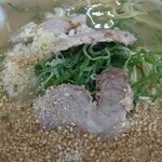 江ちゃんラーメン - 今日は手前に胡麻♪