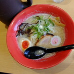 ラーメン工房 あ - 背脂豚骨 900円 (22年11月)