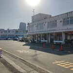 Kadono Meshiya Kaisen Shokudou - 市場入口付近から