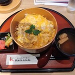 秋田比内地鶏や - 比内地鶏の究極親子丼(中)  1,800円