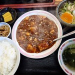 華美亭 - 麻婆豆腐定食 990円(税込)。
