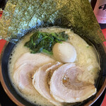 横浜家系ラーメン ええが家 - 