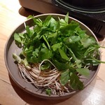 旬蕾 - 鶏すき焼にもセリが出てくる。嬉しい！