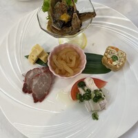 新橋亭 - 上海蟹の老酒漬け入り六種前菜