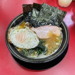王道家直系 IEKEI TOKYO - ラーメン（目玉焼きトッピング）