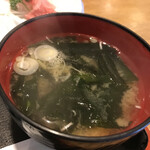 とん㐂 - ワカメとネギのあっさり味噌汁