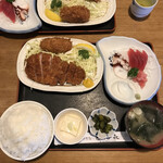 とん㐂 - 刺身付ロースカツ定食